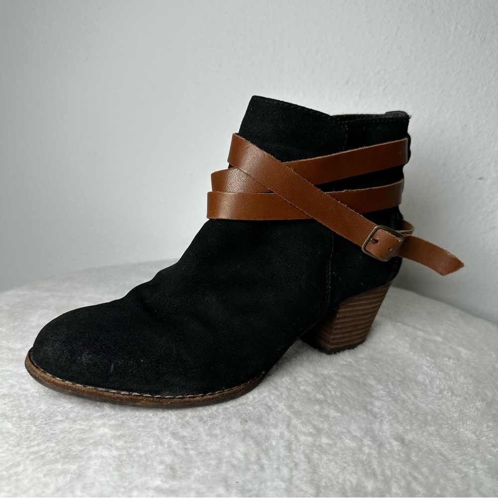 DV by Dolce Vita Black Brown Suede Ankle Boots Strappy Buckle Size 7.5 - Picture 2 of 12